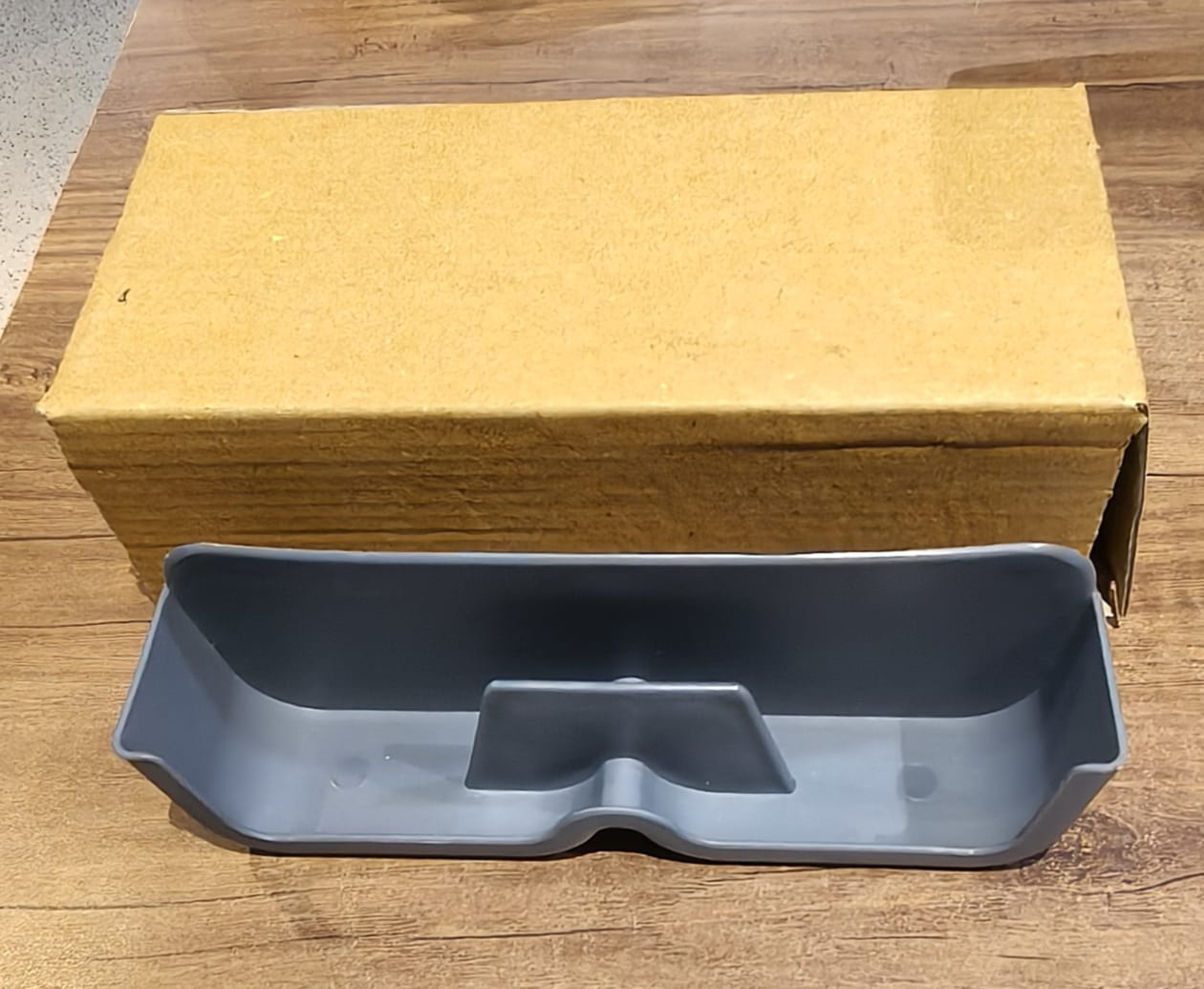 Wall Mounted Sunglasses Holder (Mixcolor & 1 Pc)