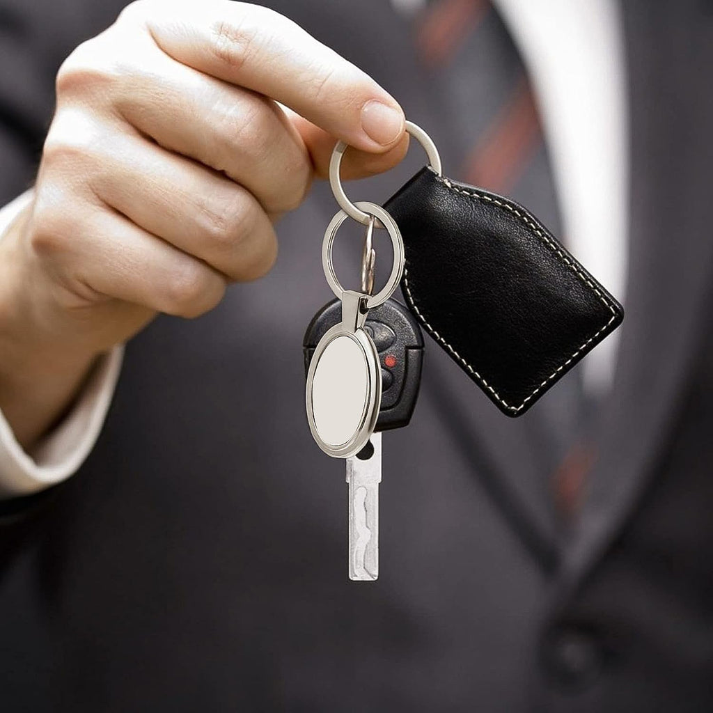 Elegant Oval Shape Metal Keychain for Personal Use